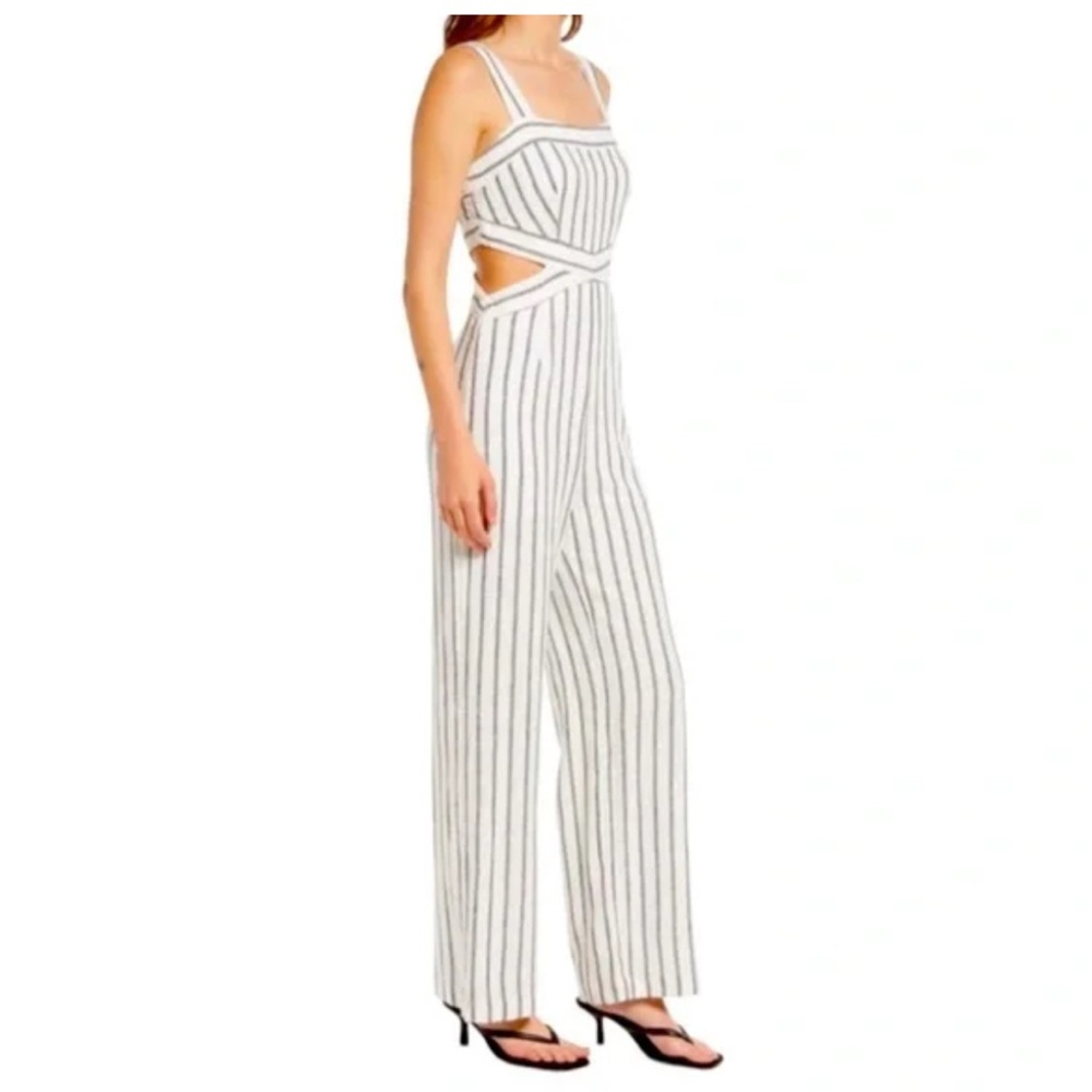 Chelsea28 striped sleeveless cutout jumpsuit‎ in size XS NWT